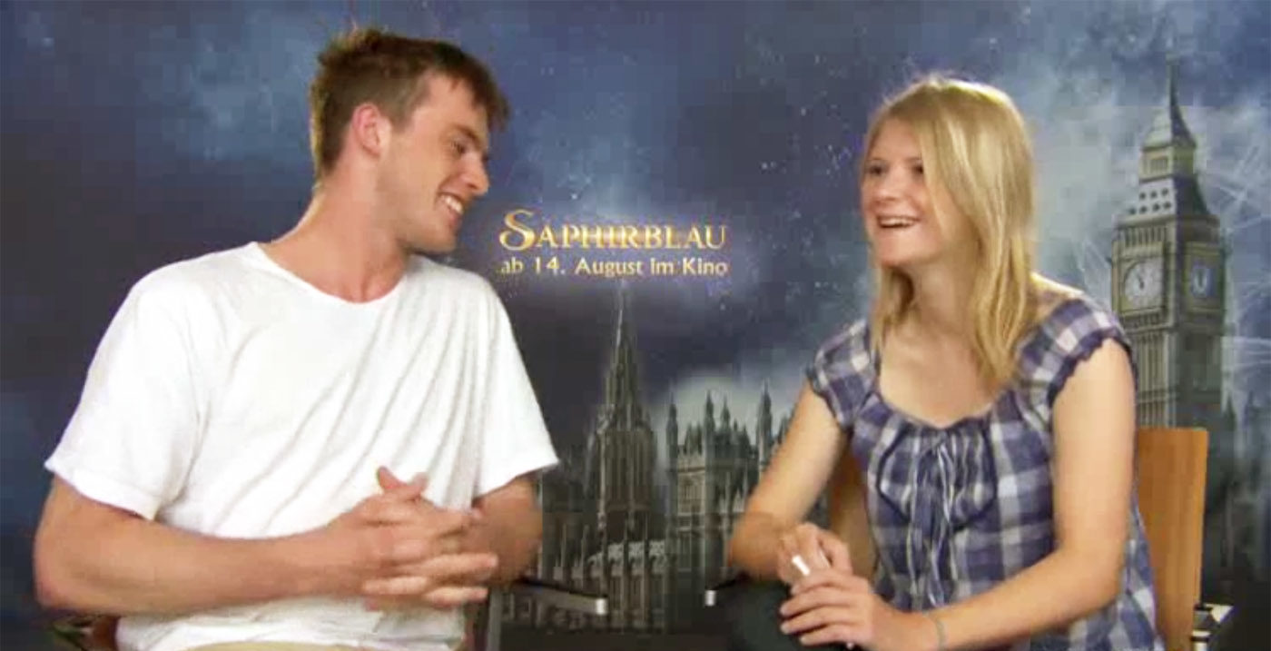 Jessica Neumayer interviewt Jannis Niewöhler zu seiner Rolle in der Jugendfilmtriologie "Saphierblau", "Smaragdgrün" und "Rubinrot".